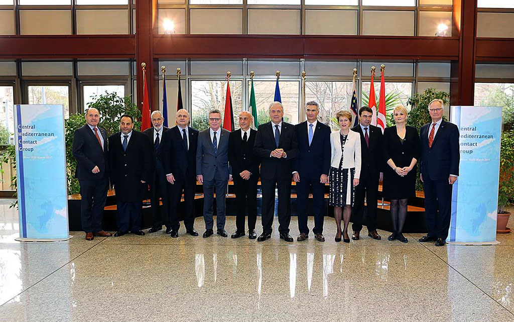 Gruppenbild der Teilnehmenden des Treffens der Central Mediterranean Contact Group, Rom, 20. März 2017