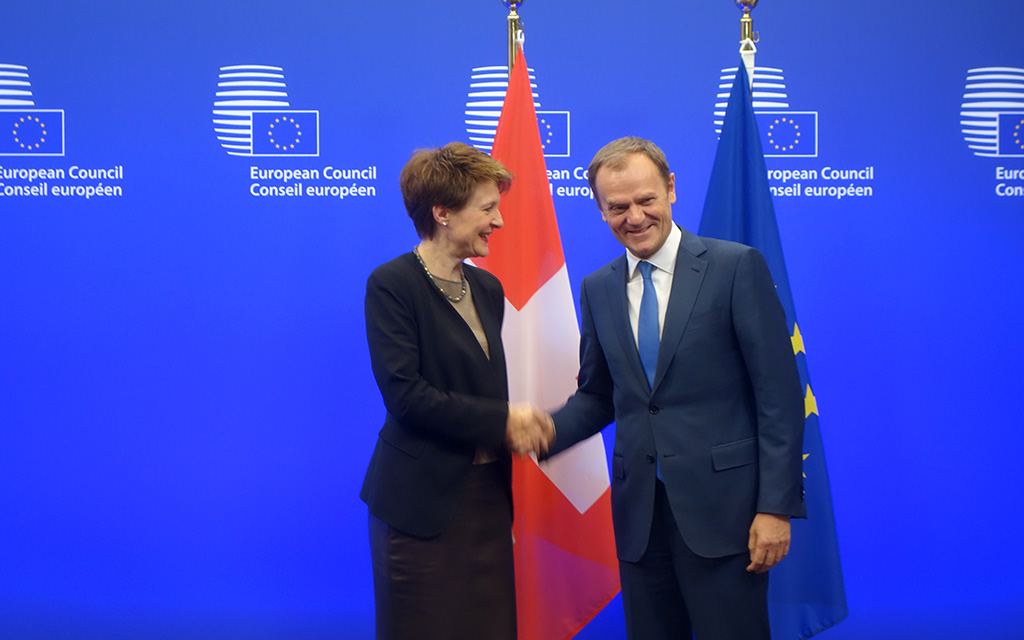La presidente della Confederazione Simonetta Sommaruga con Donald Tusk, presidente del Consiglio europeo