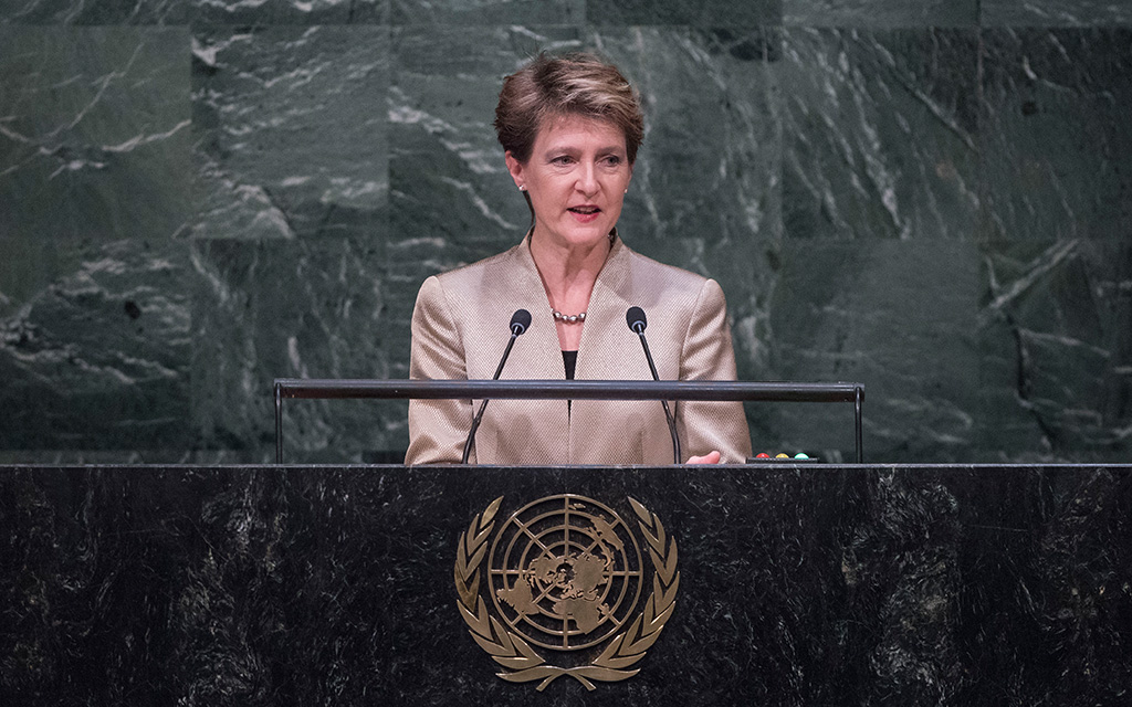La presidente della Confederazione Simonetta Sommaruga parla al dibattito generale di apertura degli attuali punti salienti della politica mondiale e delle priorità della politica estera svizzera nell’ambito dell’ONU (foto: UN Photo/Amanda Voisard)